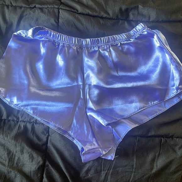 Satin camisole and short set. - Picture 2 of 4